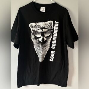 Men’s Graphic T Shirts “Coon Commander” Size Large.